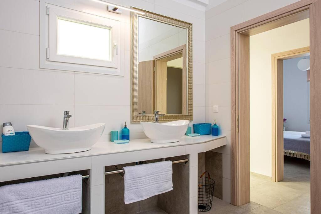 Amazing Seafront Suite Ierapetra  Exterior photo